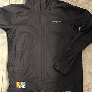 Patagonia men’s windbreaker w/ hood size small